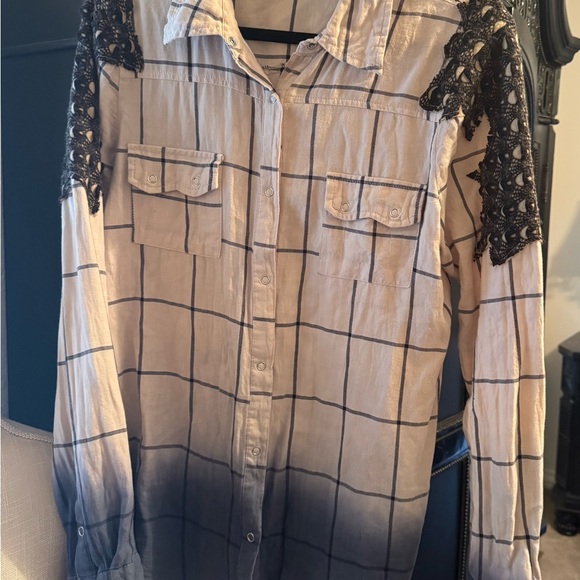 Gimmicks by BKE ombré flannel with embroidered detail - Picture 1 of 6